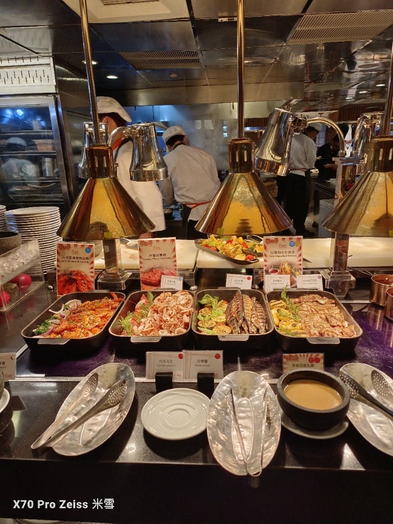 【台北吃到飽】香格里拉遠企CAFE11訪，平日午餐買一送一❤️