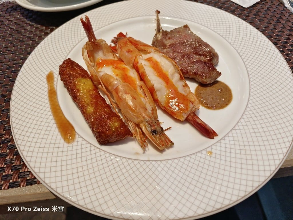 【台北吃到飽】香格里拉遠企CAFE11訪，平日午餐買一送一❤️