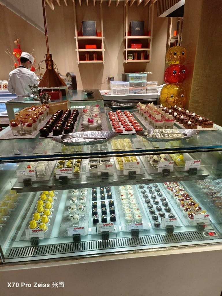 【台北吃到飽】香格里拉遠企CAFE11訪，平日午餐買一送一❤️