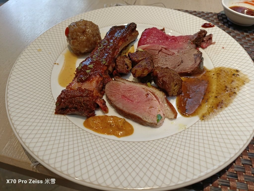 【台北吃到飽】香格里拉遠企CAFE11訪，平日午餐買一送一❤️