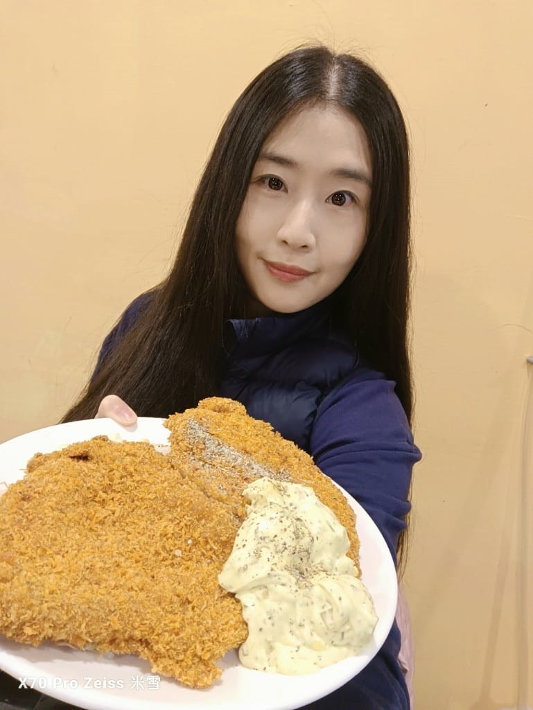 【新莊美食】陶花園輔大豬排，再訪隱藏在花店裡的比臉大豬排❤️