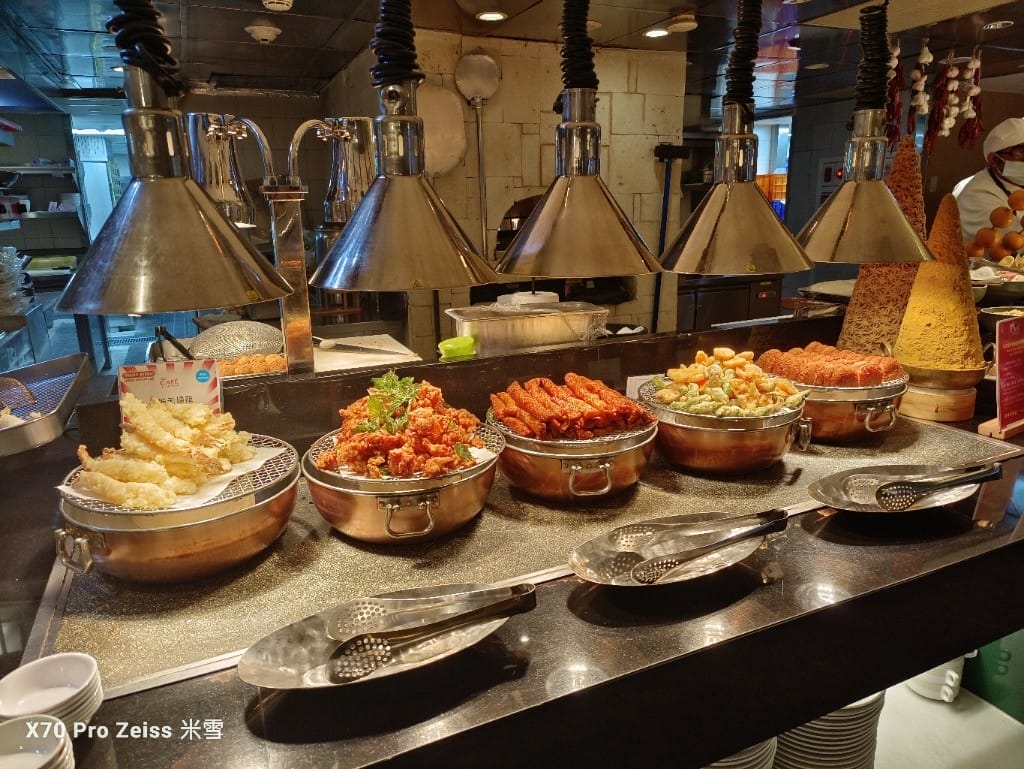 【台北吃到飽】香格里拉遠企CAFE11訪，平日午餐買一送一❤️