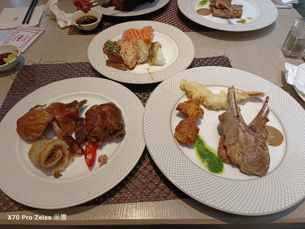 【台北吃到飽】香格里拉遠企CAFE11訪，平日午餐買一送一❤️