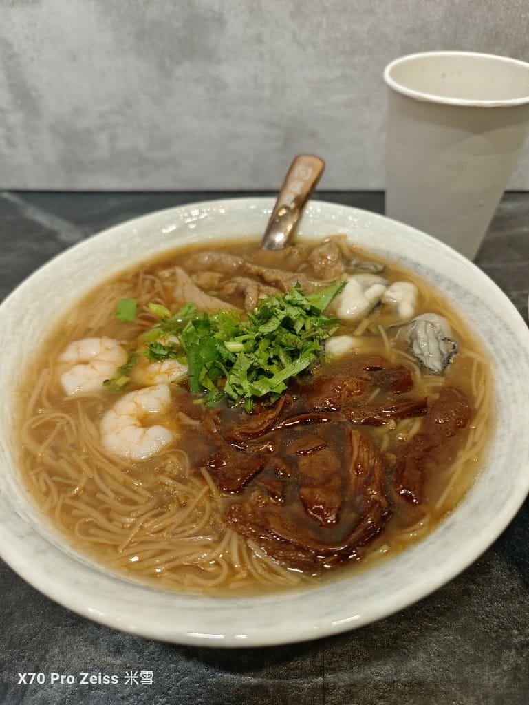 【新莊美食】撲克專業麵線新莊概念店，68折吃新麵線店家！