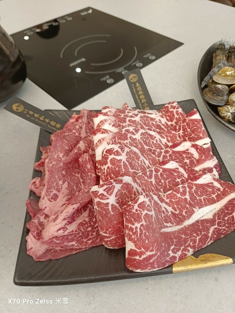 【台北吃到飽】極鶴和牛鍋物，把握開幕85折再來吃爆和牛❤️❤️❤️