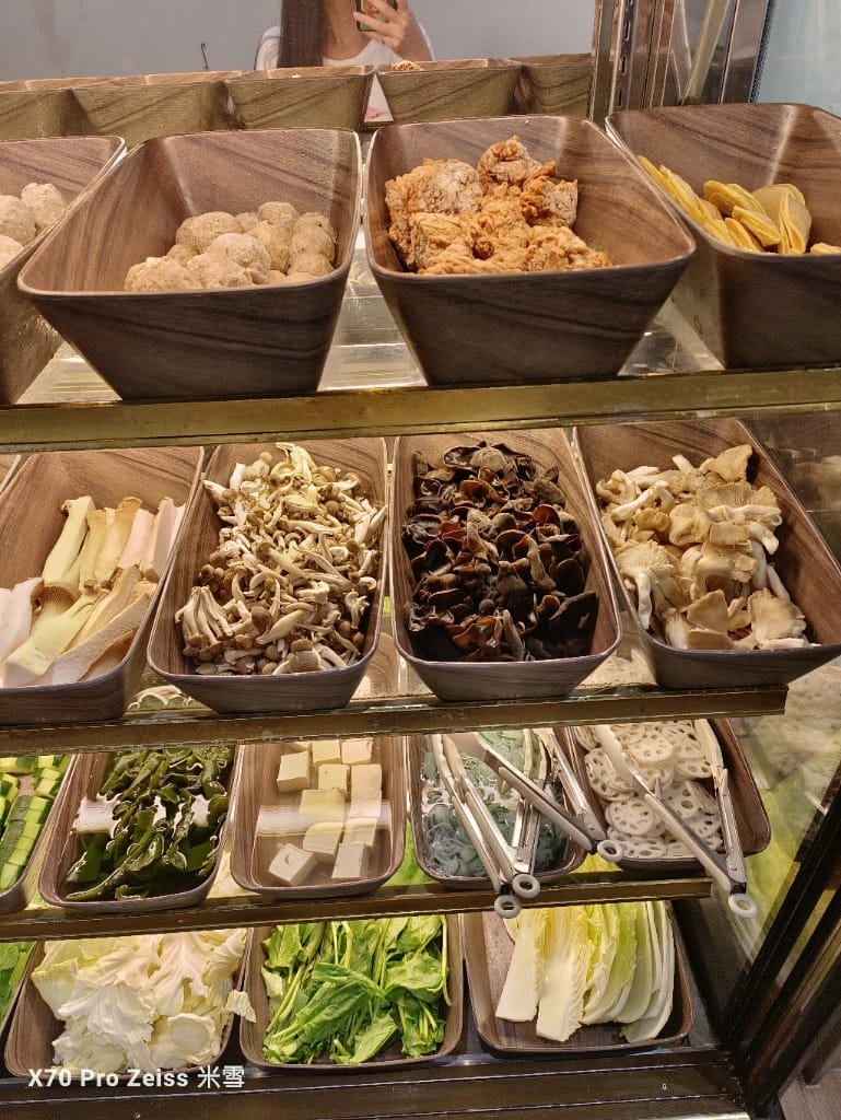 【新莊吃到飽】沐沐鍋物MUMU新莊中平店，八方悅二代店，自助吧吃到飽5訪