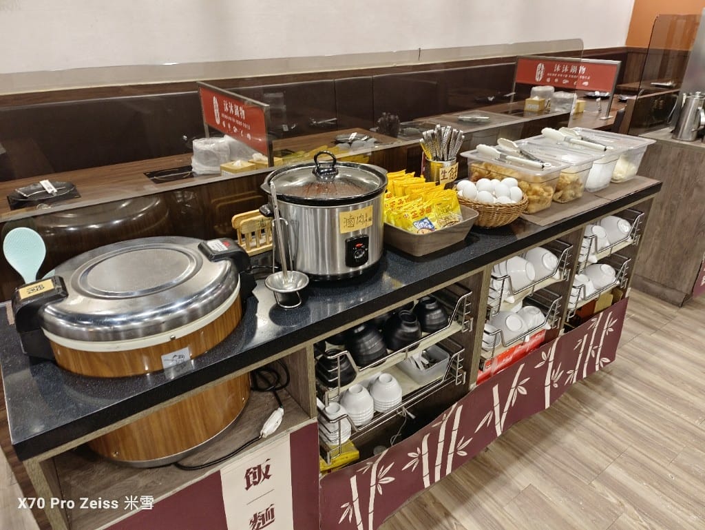 【新莊吃到飽】沐沐鍋物MUMU新莊中平店，八方悅二代店，自助吧吃到飽5訪