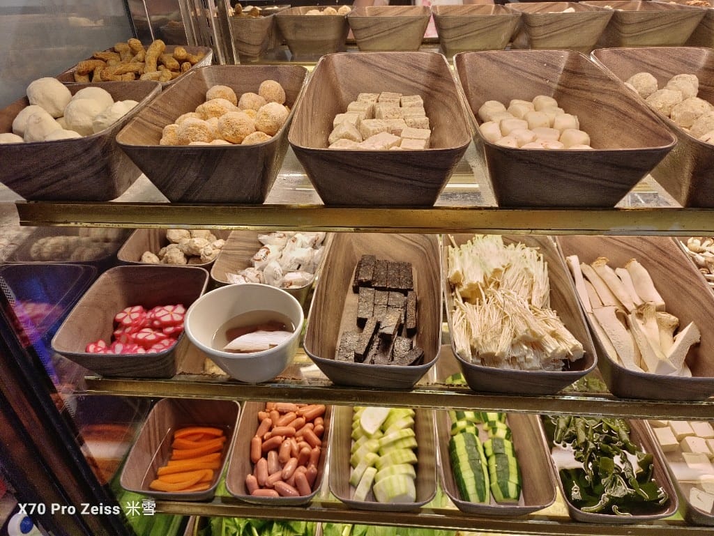 【新莊吃到飽】沐沐鍋物MUMU新莊中平店，八方悅二代店，自助吧吃到飽5訪