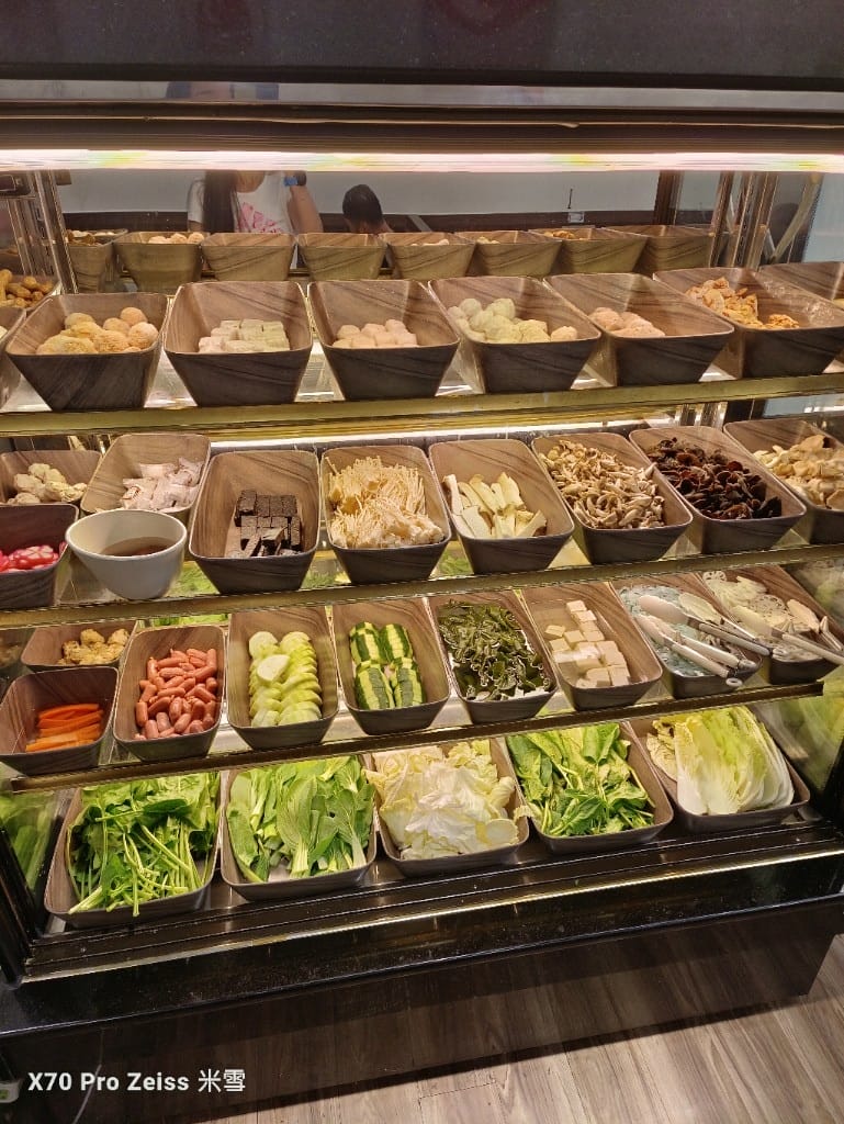 【新莊吃到飽】沐沐鍋物MUMU新莊中平店，八方悅二代店，自助吧吃到飽5訪