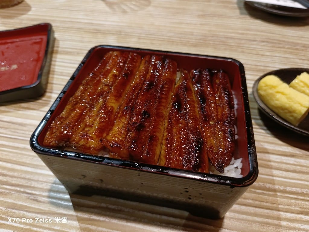 【台北美食】板前屋炭烤鰻魚飯，幾乎沒刺的美味鰻魚飯❤️