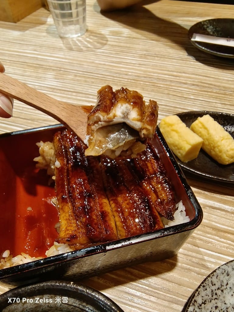 【台北美食】板前屋炭烤鰻魚飯，幾乎沒刺的美味鰻魚飯❤️