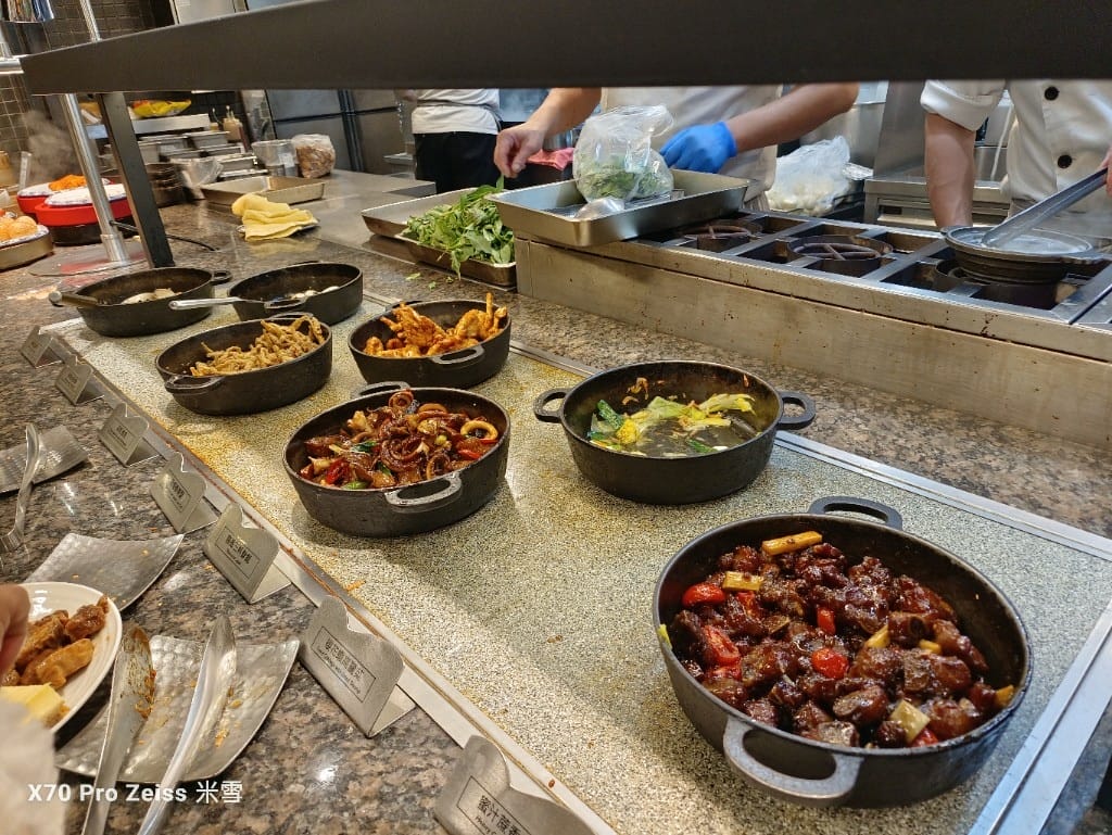 【板橋吃到飽】饗食天堂21訪板橋店，假日午餐😸