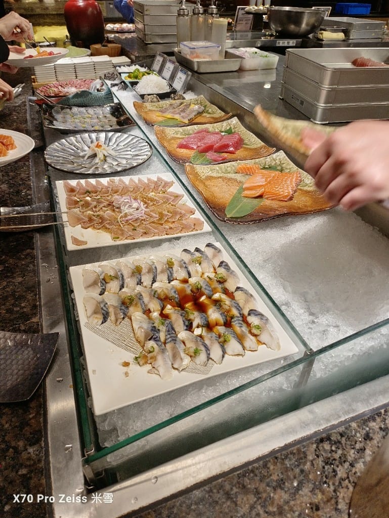 【板橋吃到飽】饗食天堂21訪板橋店，假日午餐😸