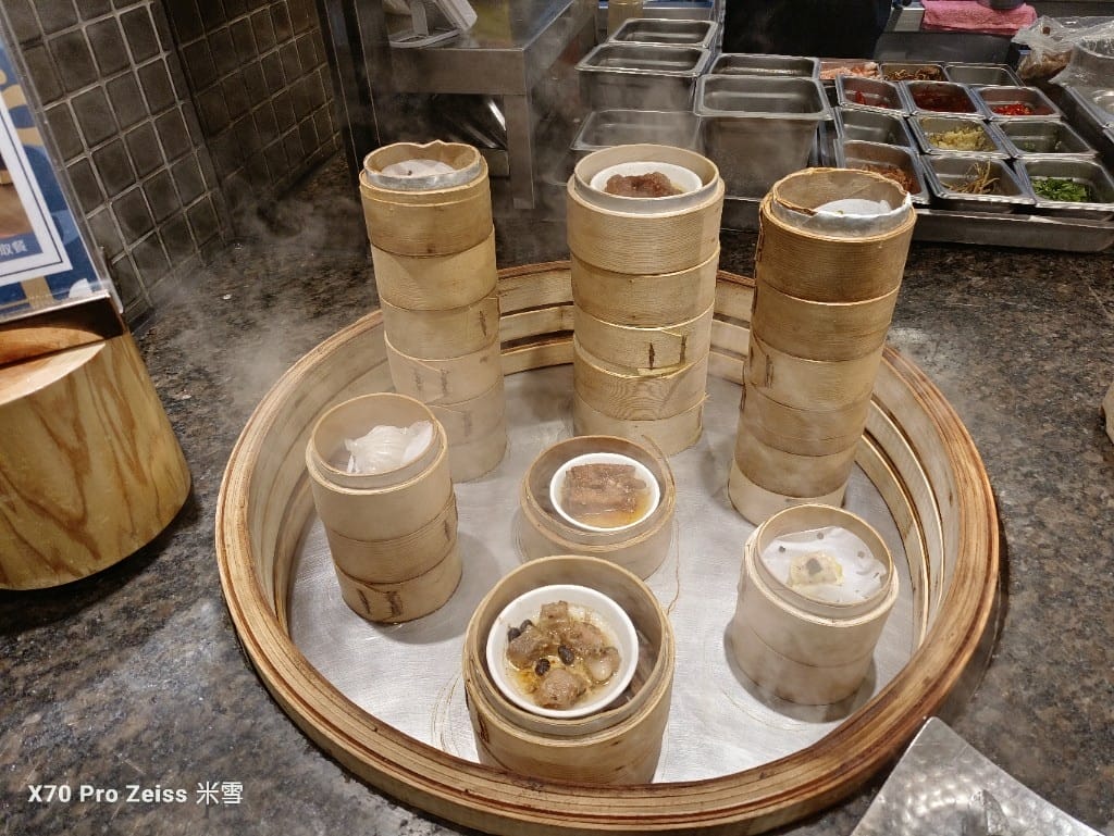 【板橋吃到飽】饗食天堂21訪板橋店，假日午餐😸