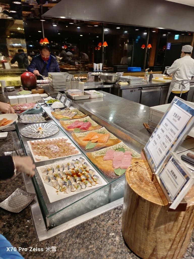 【板橋吃到飽】饗食天堂21訪板橋店，假日午餐😸
