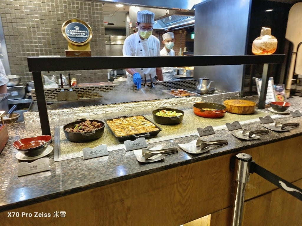 【板橋吃到飽】饗食天堂21訪板橋店，假日午餐😸