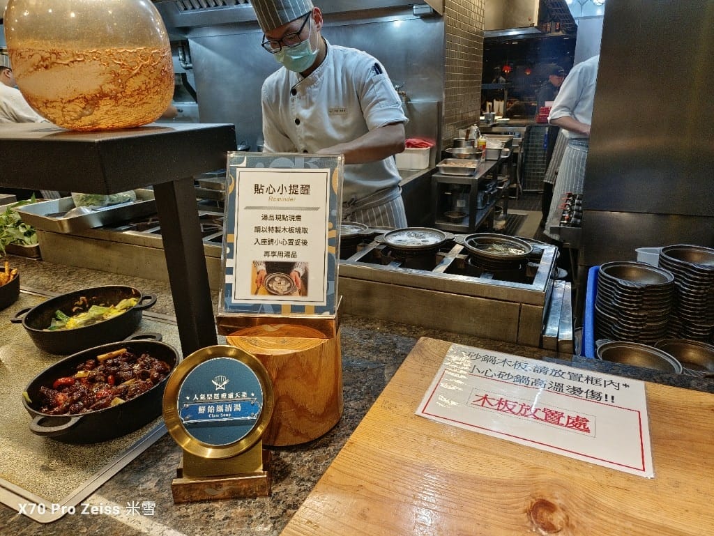 【板橋吃到飽】饗食天堂21訪板橋店，假日午餐😸