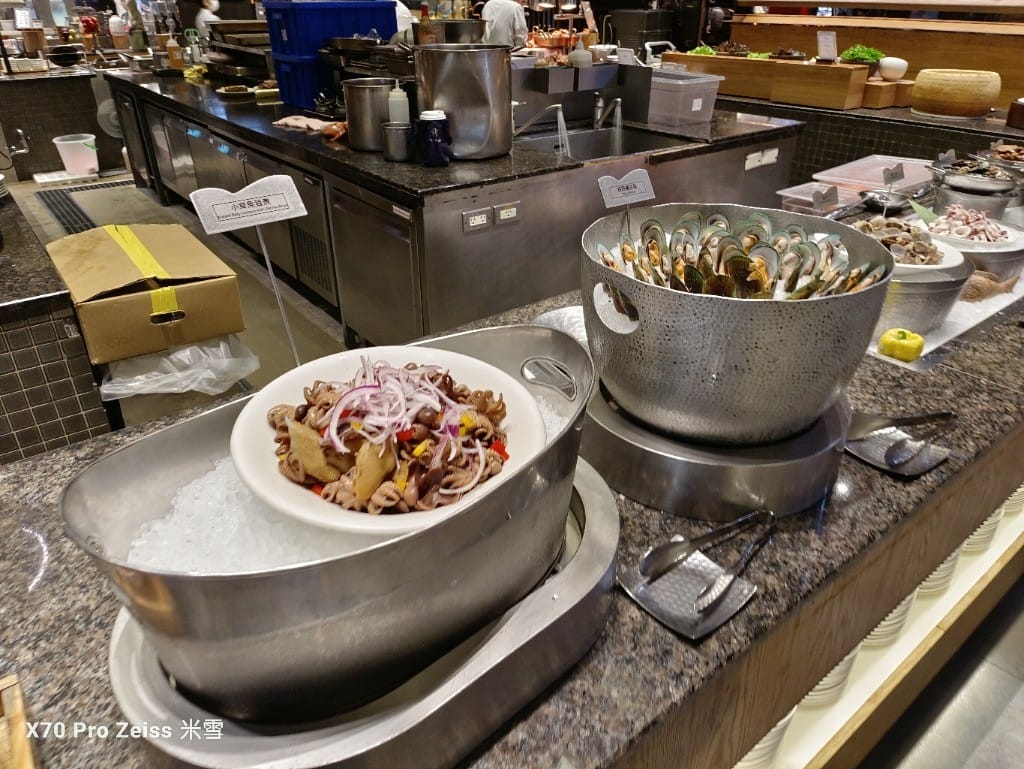 【板橋吃到飽】饗食天堂21訪板橋店，假日午餐😸