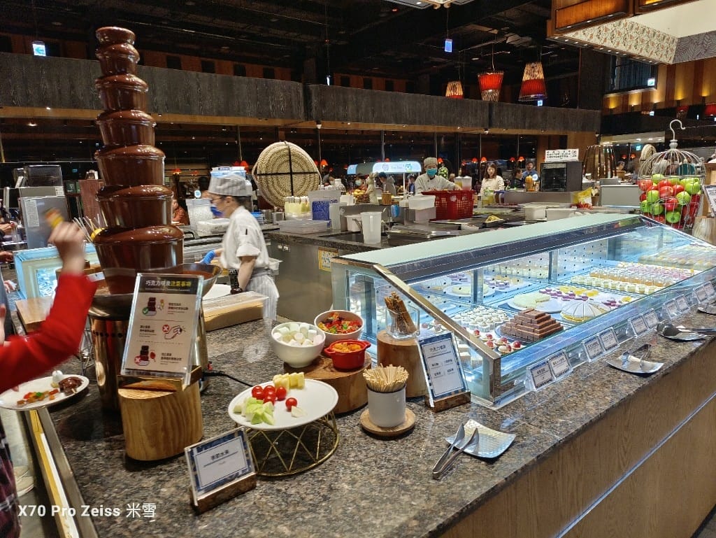 【板橋吃到飽】饗食天堂21訪板橋店，假日午餐😸
