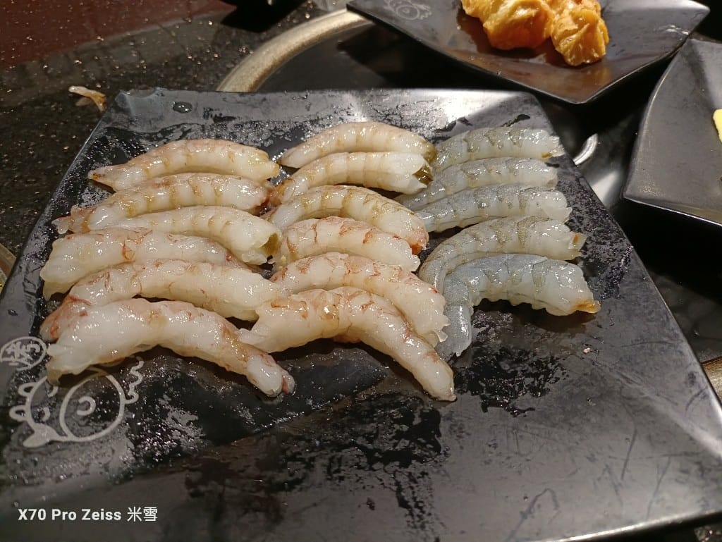 【台北吃到飽】小蒙牛頂級麻辣養生鍋西門店買一送一❤️