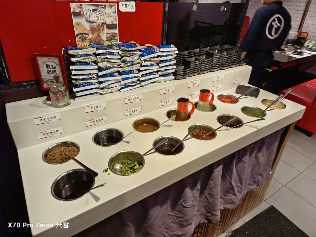 【台北吃到飽】小蒙牛頂級麻辣養生鍋西門店買一送一❤️
