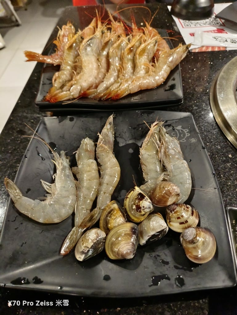 【台北吃到飽】小蒙牛頂級麻辣養生鍋西門店買一送一❤️