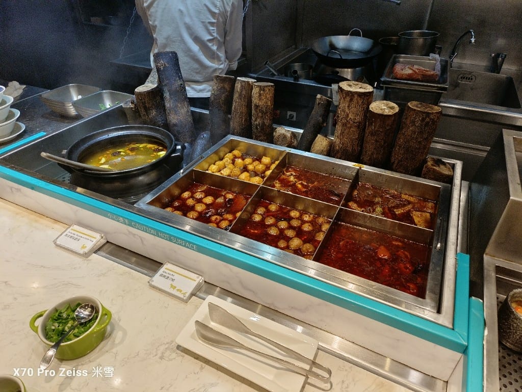 【台北吃到飽】探索廚房平日午餐25訪，半價大嗑龍蝦吃到飽❤️