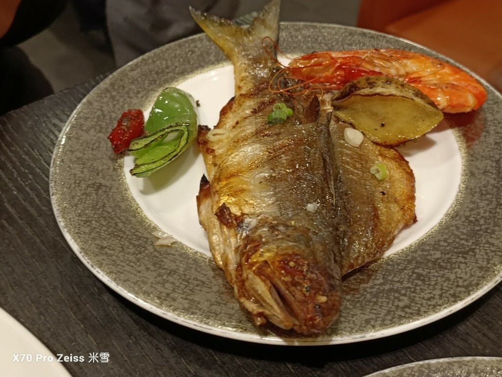 【台北吃到飽】探索廚房平日午餐25訪，半價大嗑龍蝦吃到飽❤️