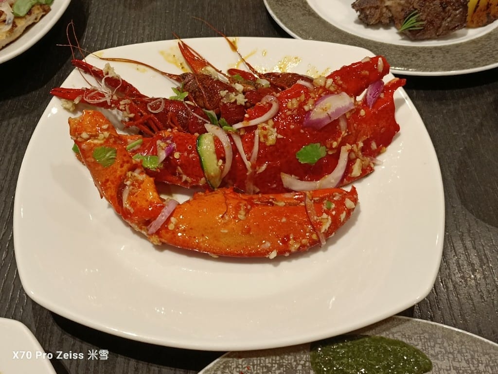 【台北吃到飽】探索廚房平日午餐25訪，半價大嗑龍蝦吃到飽❤️