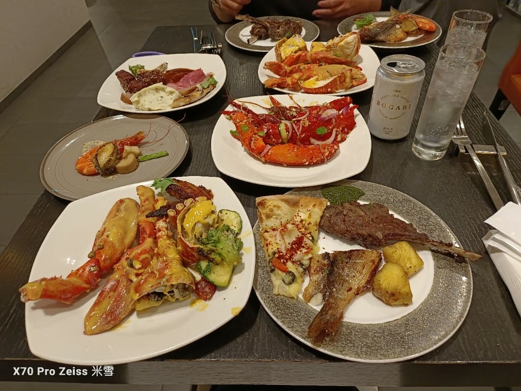 【台北吃到飽】探索廚房平日午餐25訪，半價大嗑龍蝦吃到飽❤️