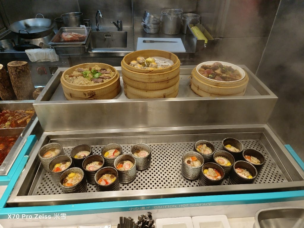【台北吃到飽】探索廚房平日午餐25訪，半價大嗑龍蝦吃到飽❤️