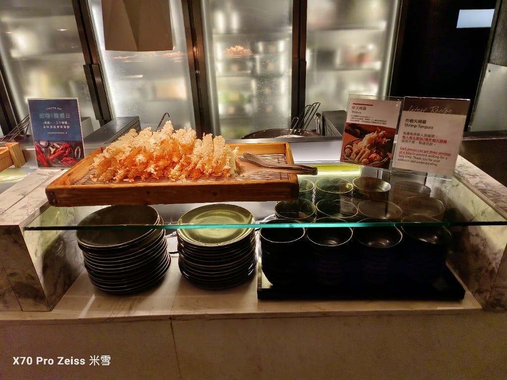 【台北吃到飽】探索廚房平日午餐25訪，半價大嗑龍蝦吃到飽❤️