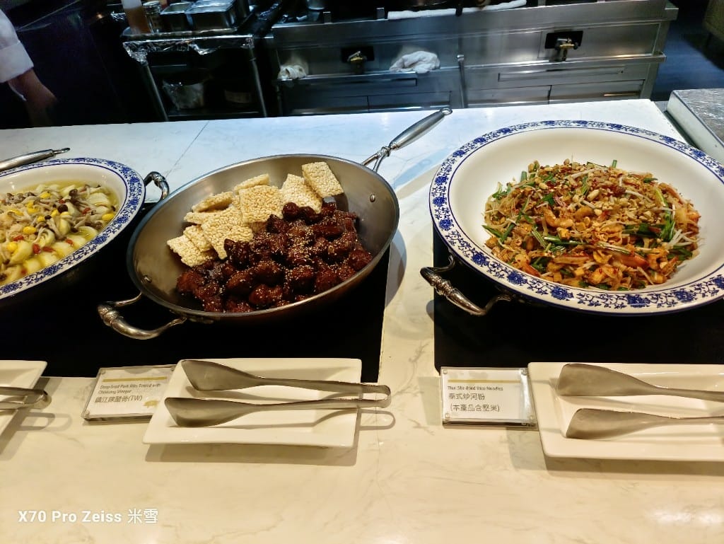 【台北吃到飽】探索廚房平日午餐25訪，半價大嗑龍蝦吃到飽❤️