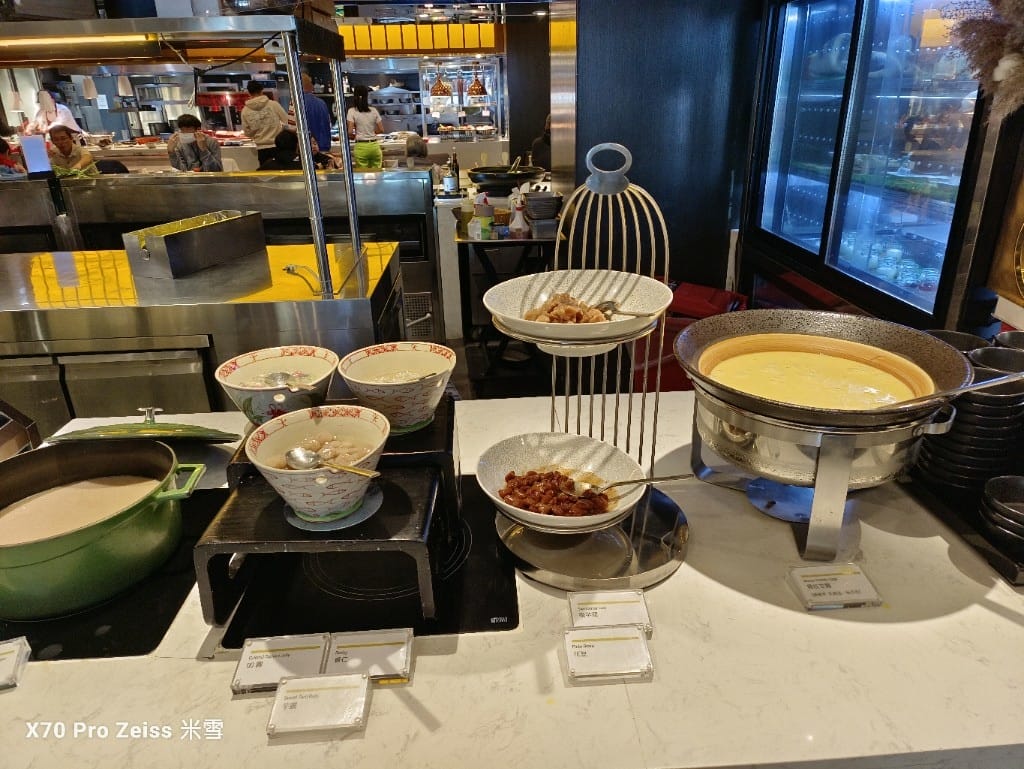 【台北吃到飽】探索廚房平日午餐26訪，半價大嗑龍蝦吃到飽❤️