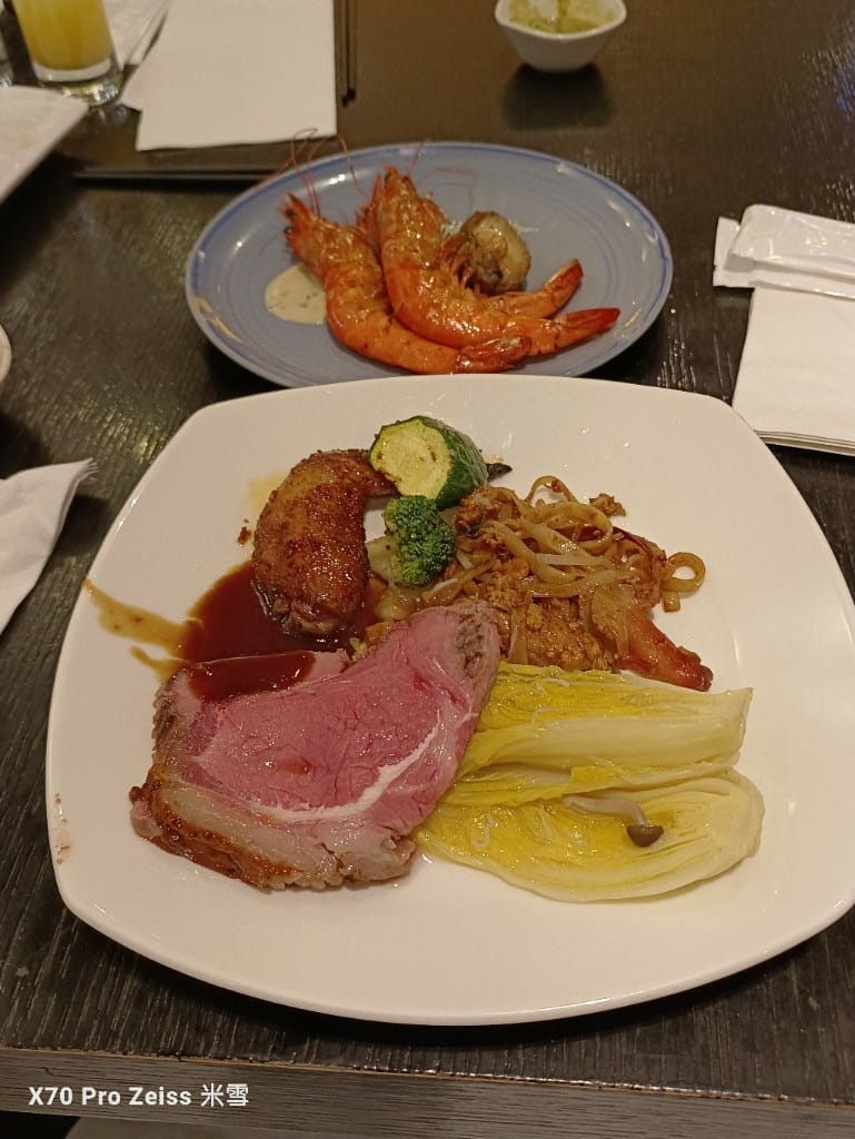 【台北吃到飽】探索廚房平日午餐26訪，半價大嗑龍蝦吃到飽❤️