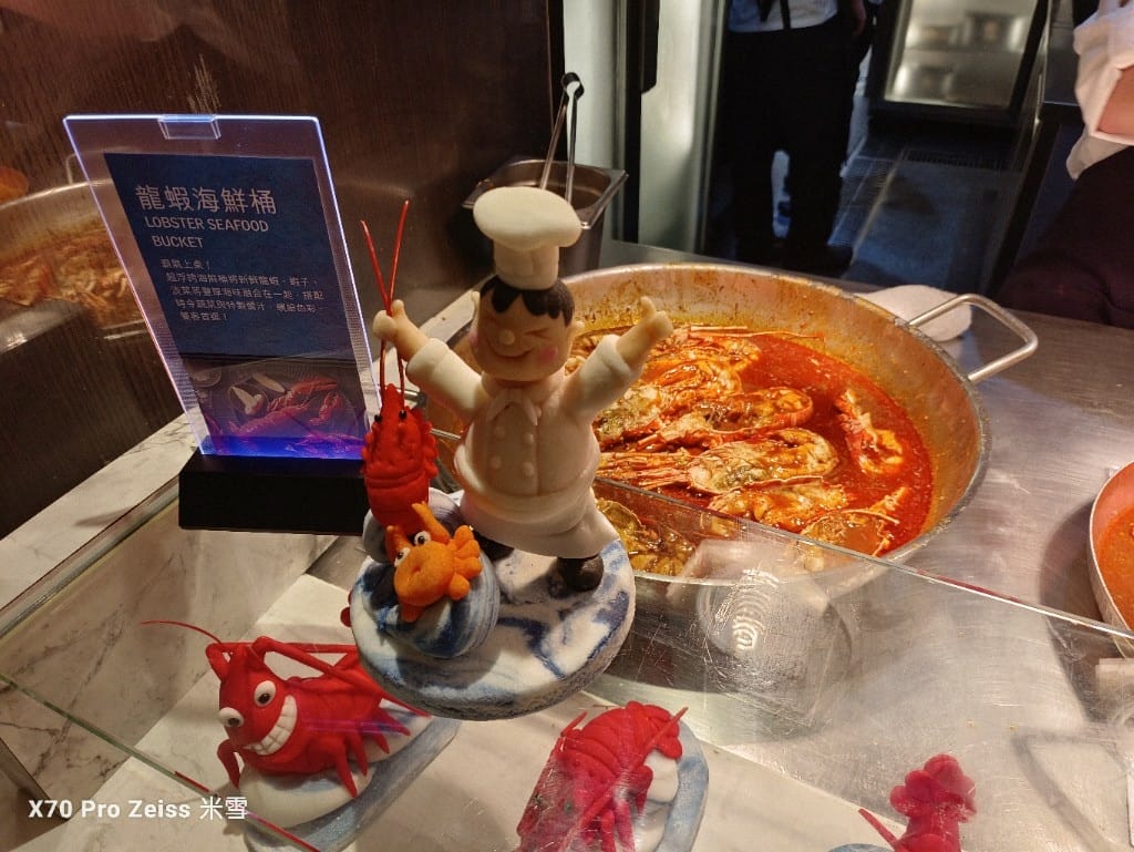 【台北吃到飽】探索廚房平日午餐26訪，半價大嗑龍蝦吃到飽❤️