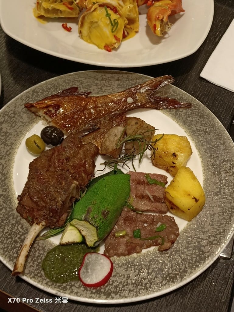 【台北吃到飽】探索廚房平日午餐26訪，半價大嗑龍蝦吃到飽❤️