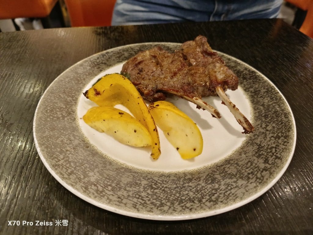 【台北吃到飽】探索廚房平日午餐26訪，半價大嗑龍蝦吃到飽❤️