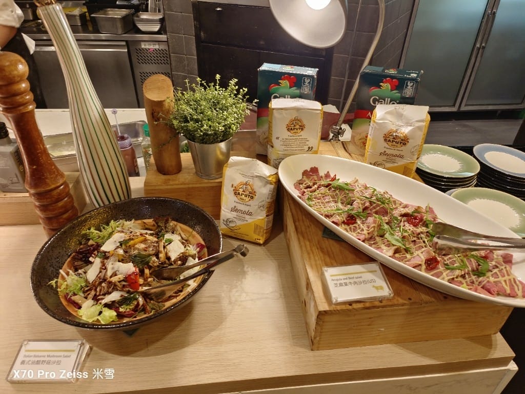 【台北吃到飽】探索廚房平日午餐26訪，半價大嗑龍蝦吃到飽❤️