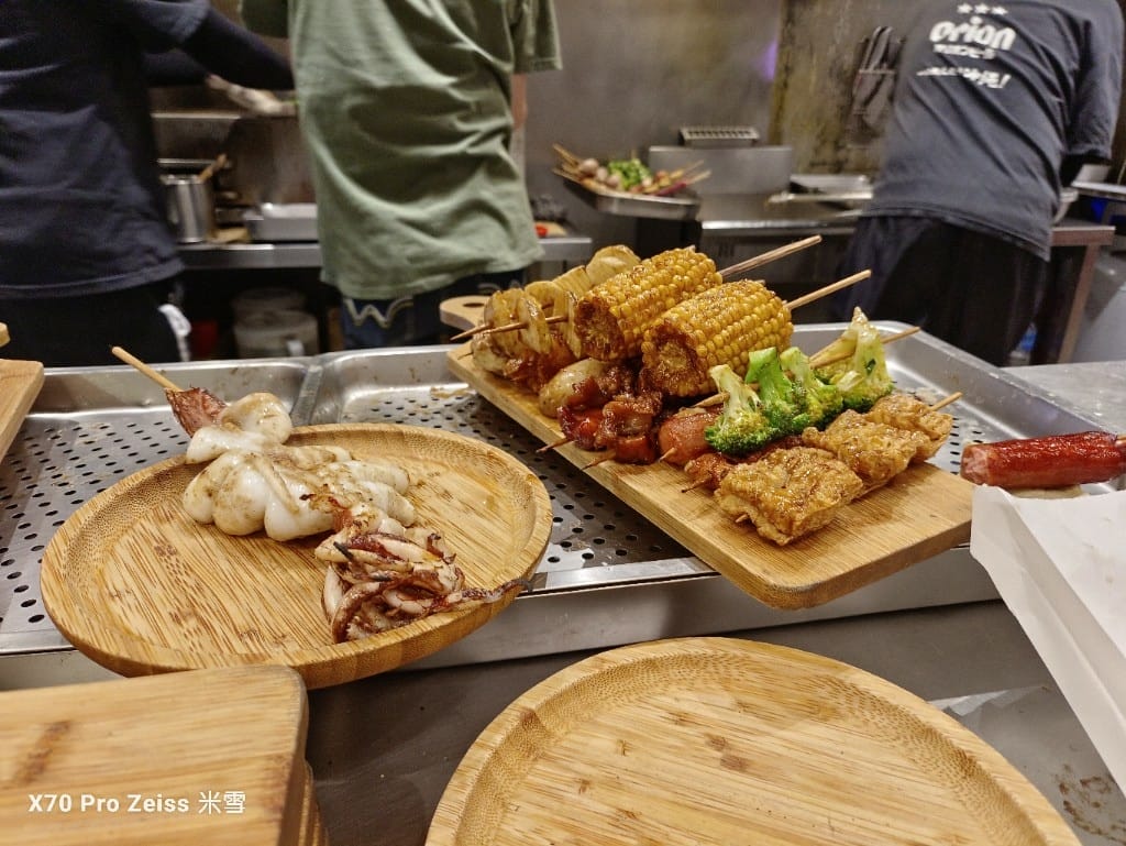【新莊美食】品都串燒，人氣排隊名店❤️