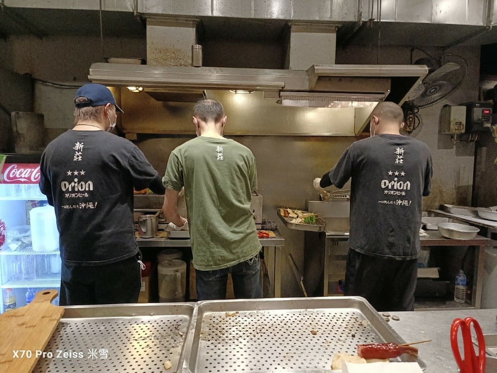 【新莊美食】品都串燒，人氣排隊名店❤️