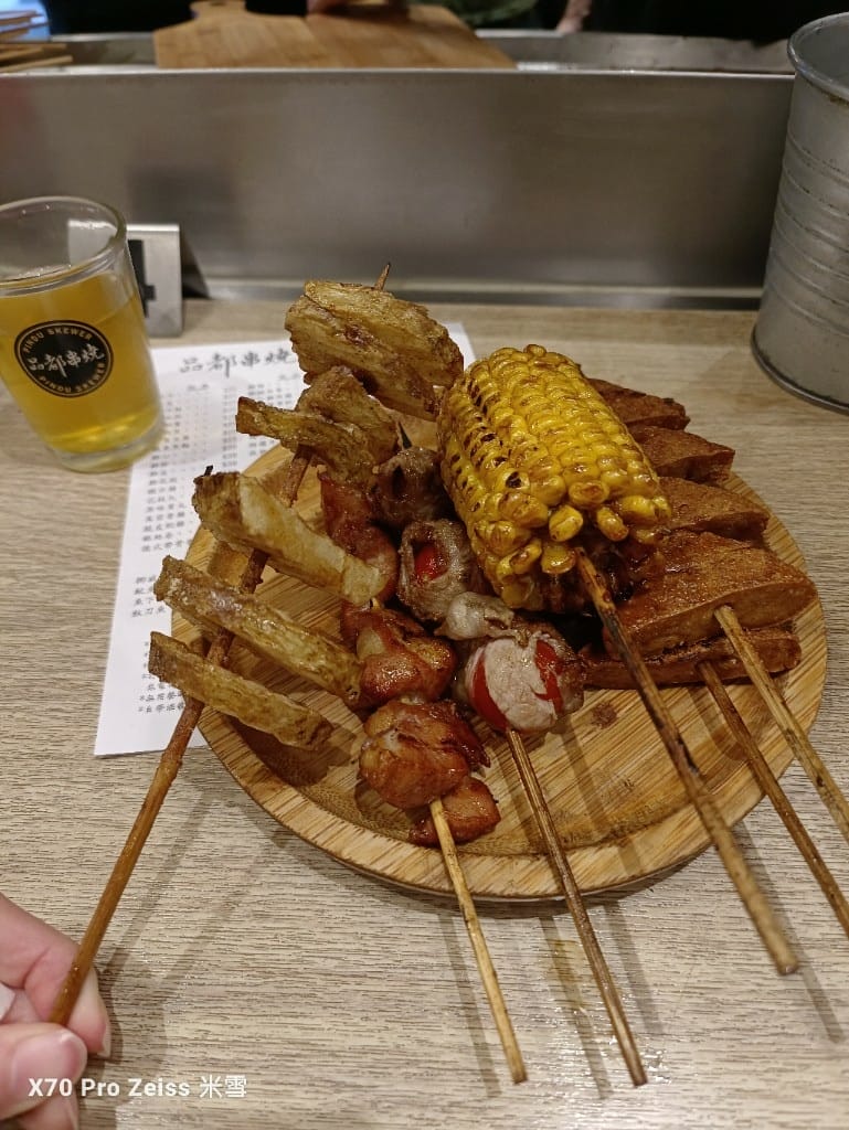 【新莊美食】品都串燒，人氣排隊名店❤️