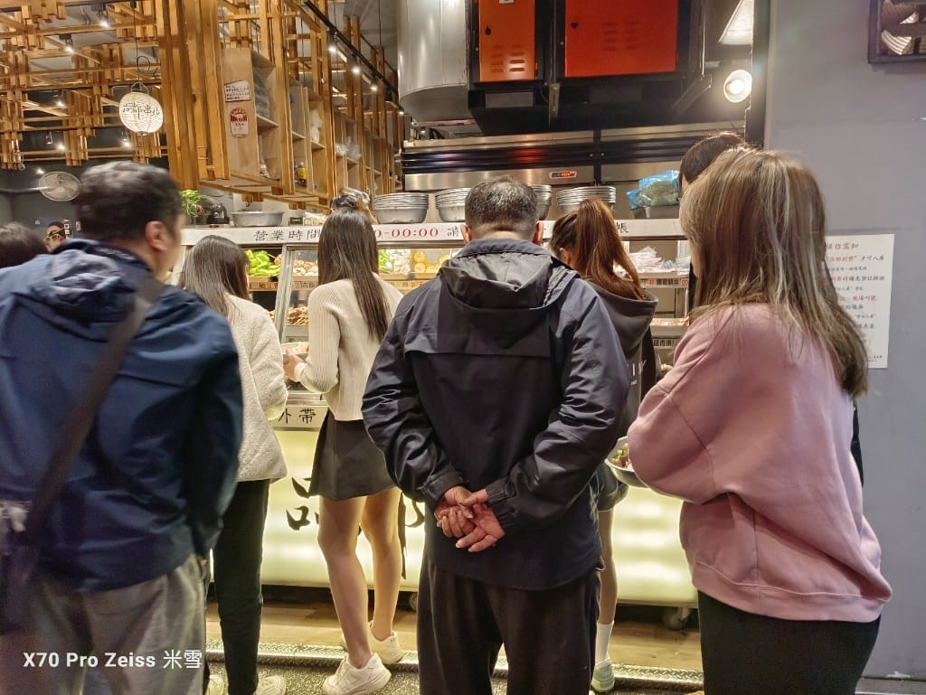 【新莊美食】品都串燒，人氣排隊名店❤️