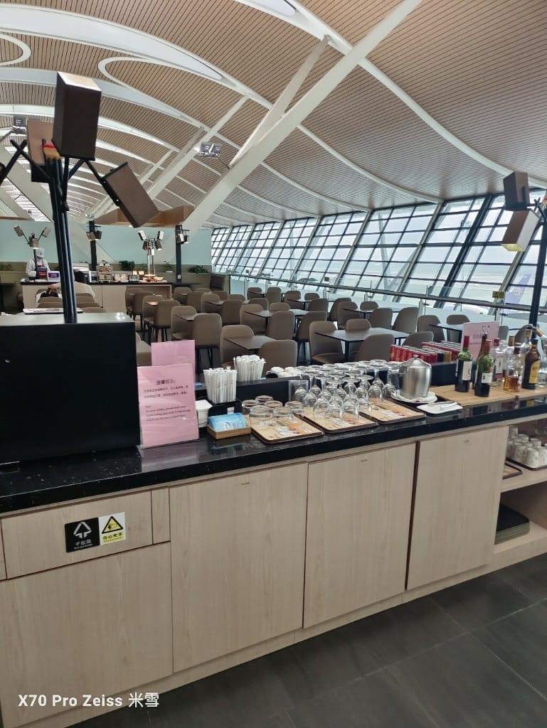 【上海浦東機場貴賓室】東航貴賓室77號，東航那碗麵太美味了！