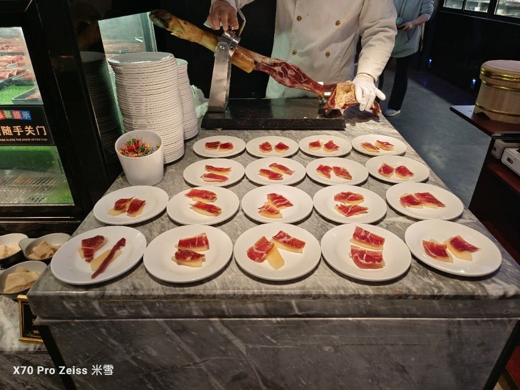【上海美食】銘門盛宴上海店，活體龍蝦現殺現吃，各種高檔海鮮到飽再訪❤️
