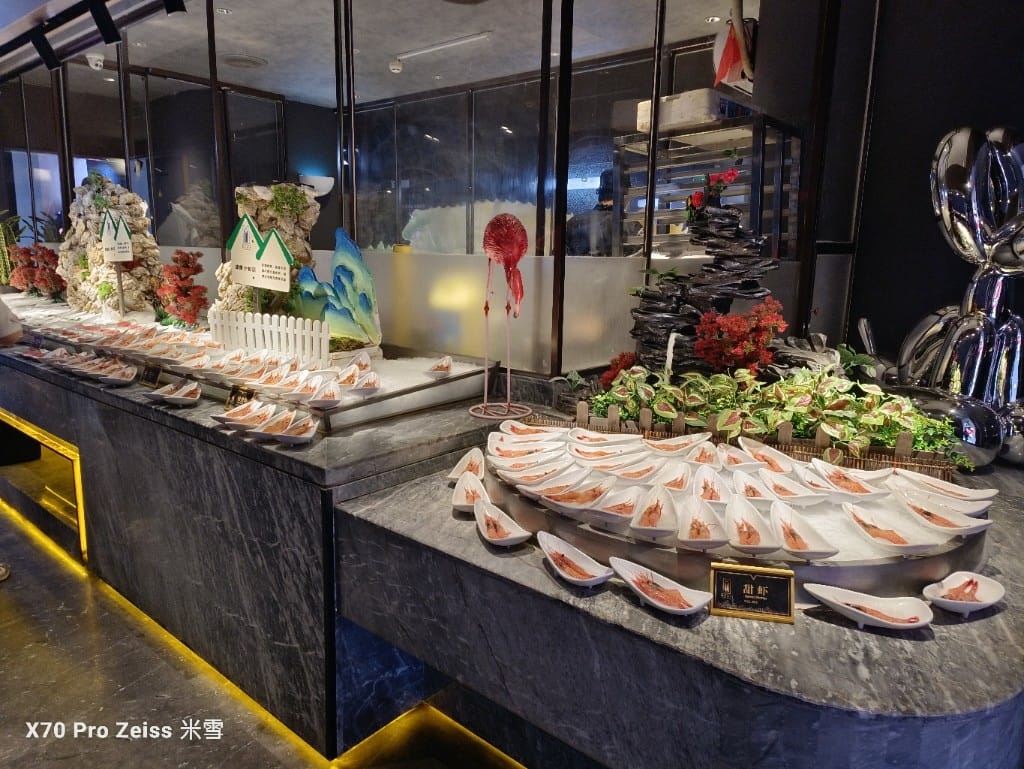【上海美食】銘門盛宴上海店，活體龍蝦現殺現吃，各種高檔海鮮到飽再訪❤️