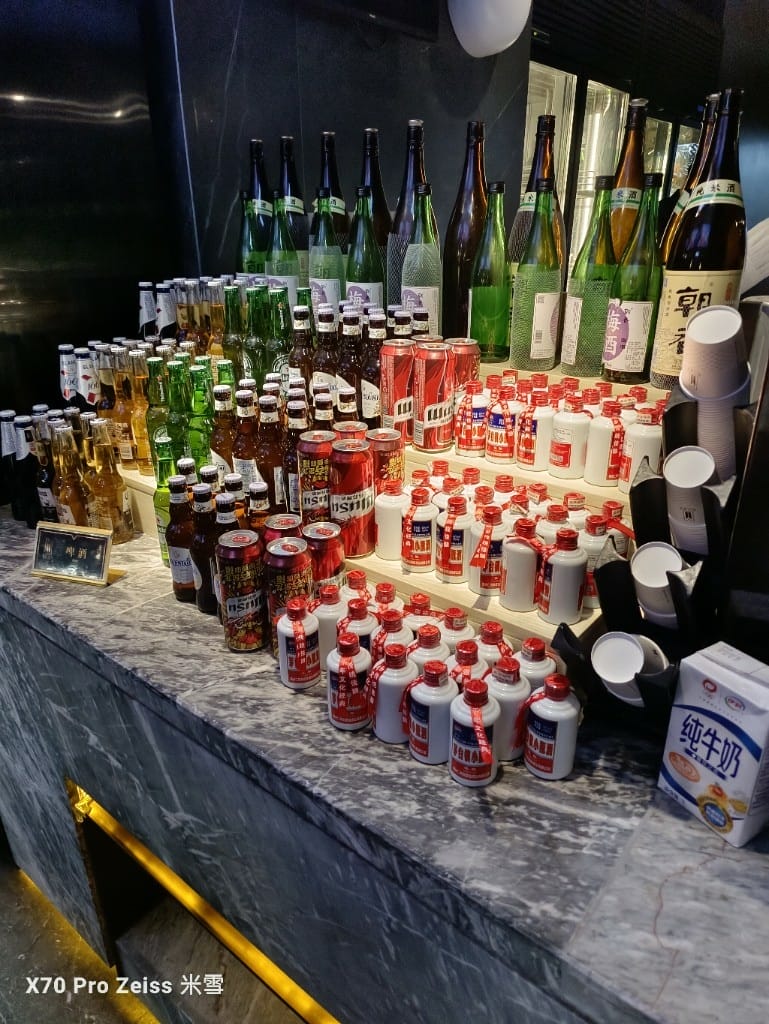 【上海美食】銘門盛宴上海店，活體龍蝦現殺現吃，各種高檔海鮮到飽再訪❤️