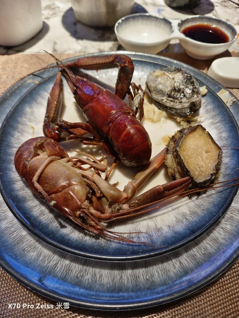 【上海美食】銘門盛宴上海店，活體龍蝦現殺現吃，各種高檔海鮮到飽再訪❤️