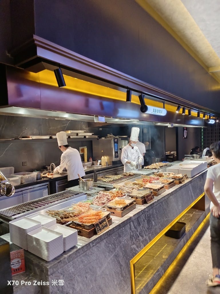 【上海美食】銘門盛宴上海店，活體龍蝦現殺現吃，各種高檔海鮮到飽再訪❤️