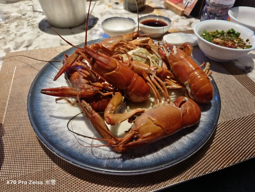 【上海美食】銘門盛宴上海店，活體龍蝦現殺現吃，各種高檔海鮮到飽再訪❤️